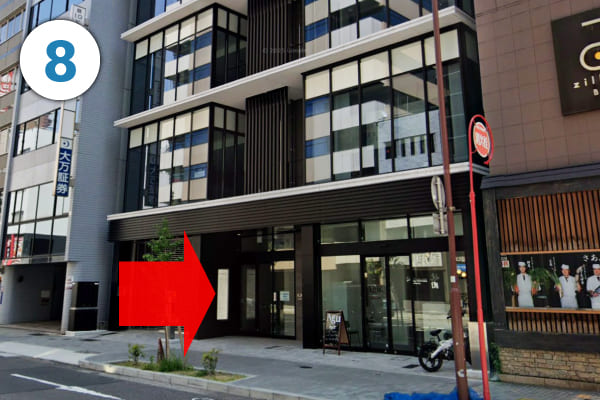 こちらのビルの3階が当院になります。